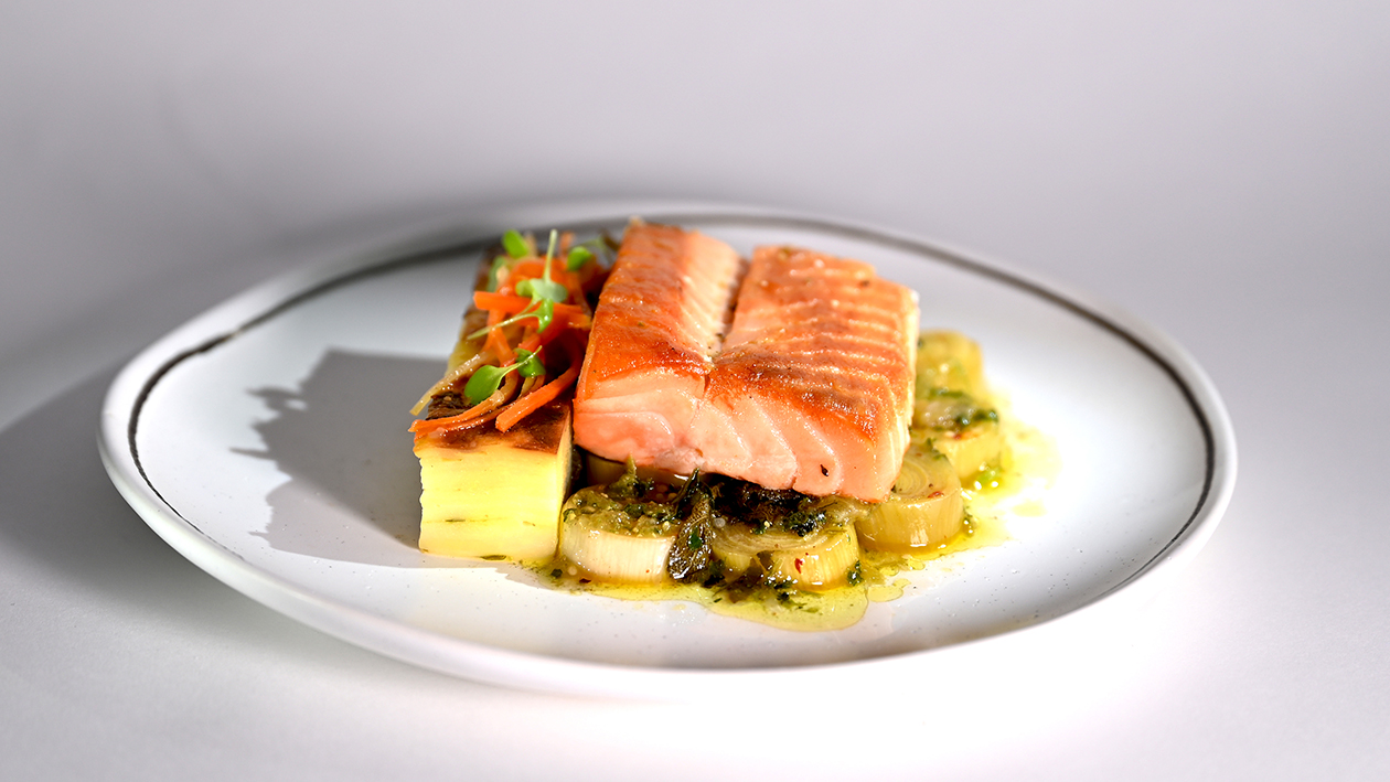 Chilean Salmon with Leeks an Boulangère Potatoes